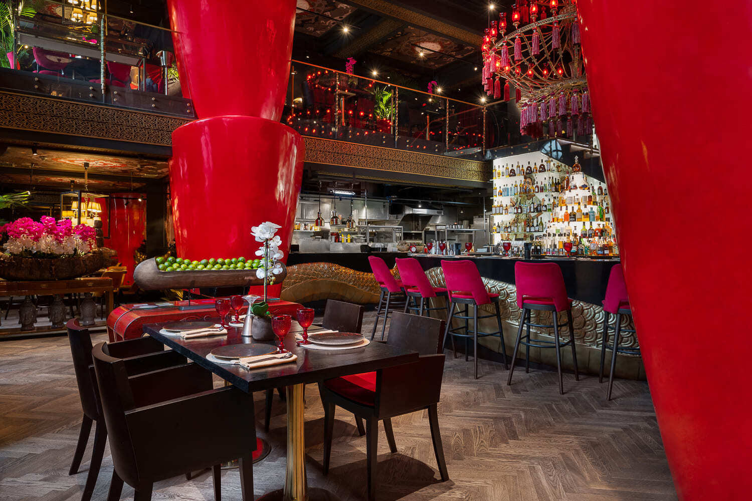 Framelvior's elegant restaurant environment